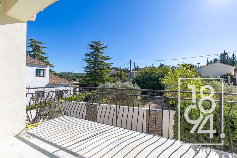 Villa - 190 m² - 6 pièces