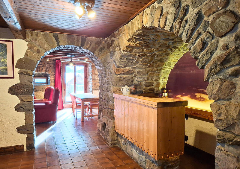 Maison - 236 m² - 10 pièces