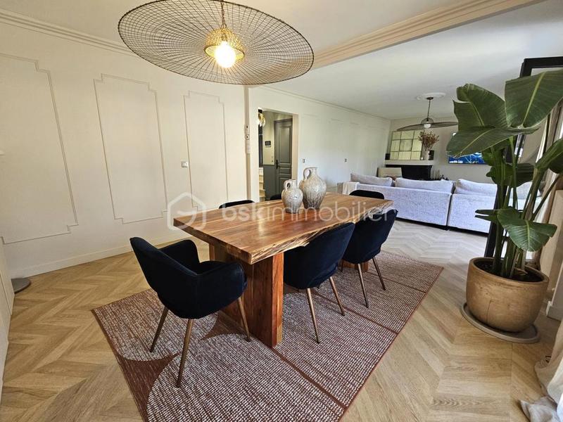 Pavillon - 151 m² - 7 pièces