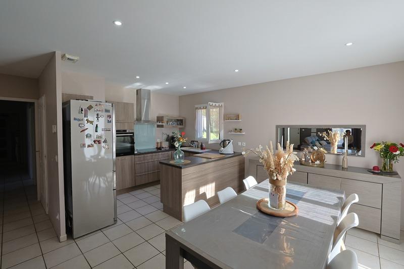 Maison - 110 m² - 6 pièces