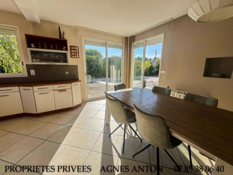 Maison - 225 m² - 8 pièces