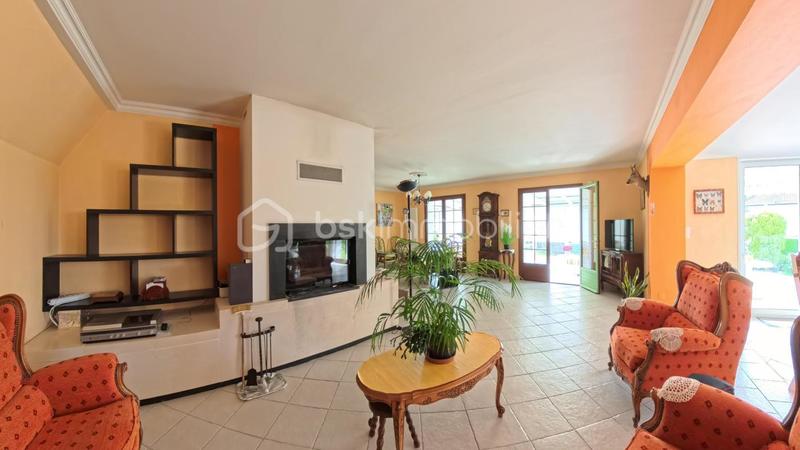 Maison - 250 m² - 10 pièces