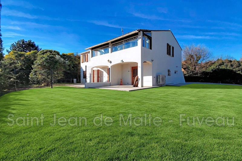 Appartement - 95 m² - 5 pièces