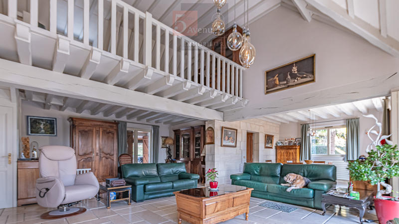 Maison - 220 m² - 7 pièces