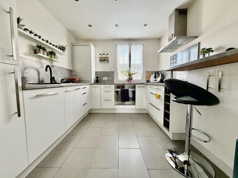 Maison - 140 m² - 6 pièces