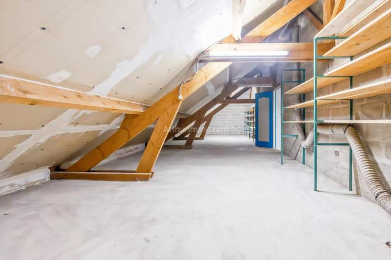 Maison - 265 m² - 9 pièces