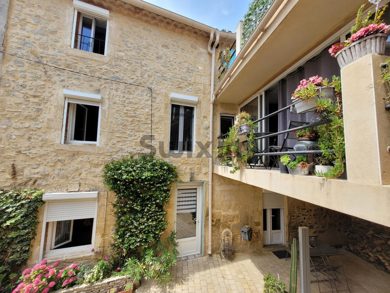 Maison de village - 190 m² - 10 pièces