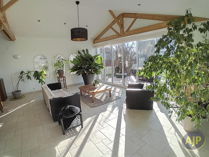 Maison - 200 m² - 6 pièces