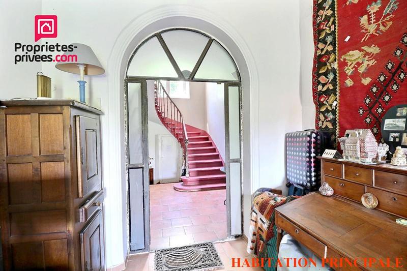 Maison - 375 m² - 10 pièces