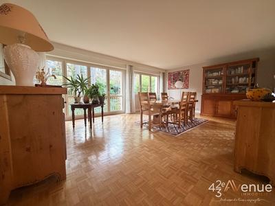 Appartement - 144 m² - 5 pièces