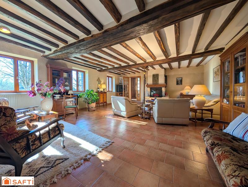 Maison - 250 m² - 9 pièces