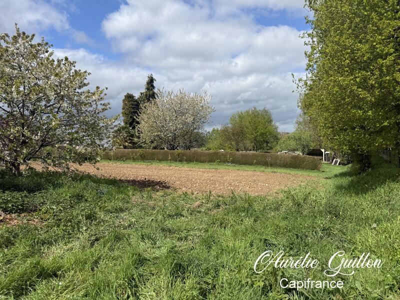 Terrain constructible - 1 525 m²