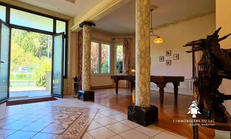 Maison - 299 m² - 14 pièces