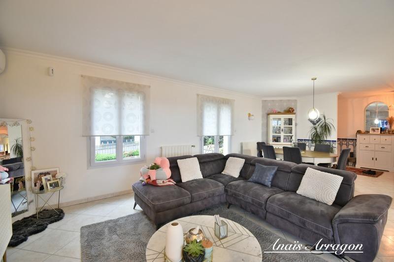 Maison - 232 m² - 8 pièces