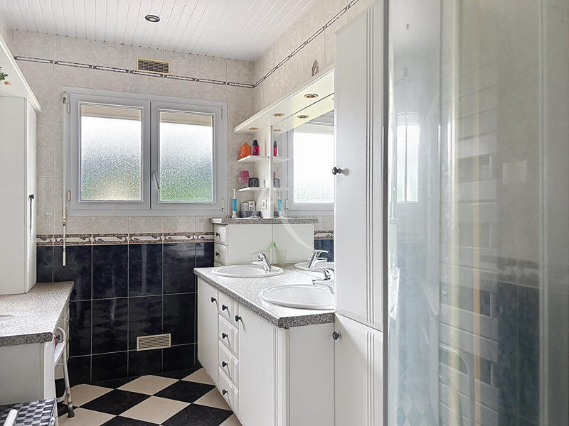 Maison - 98 m² - 5 pièces