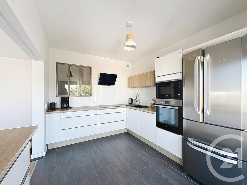 Appartement - 105 m² - 4 pièces