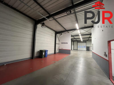 Local d'activités - 447 m²