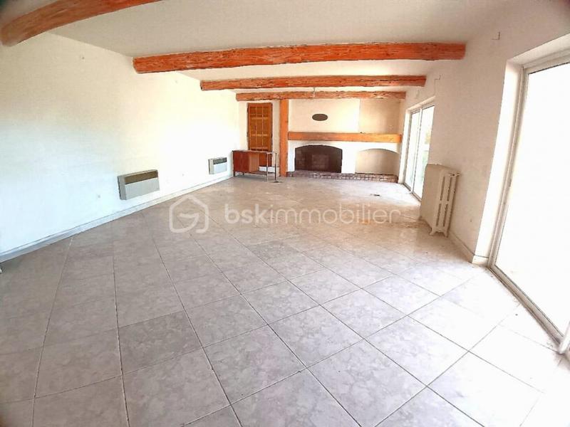 Maison - 300 m² - 4 pièces