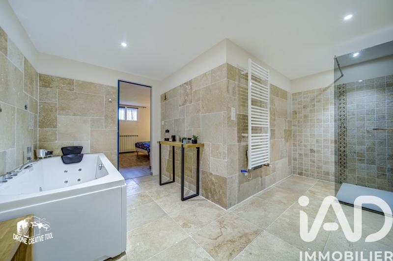 Maison - 202 m² - 6 pièces