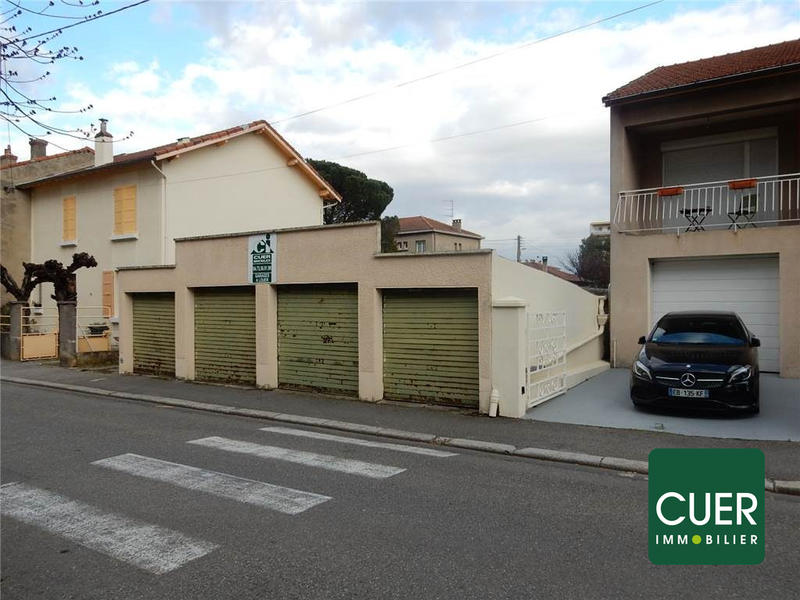 Parking / Garage - 11 m²