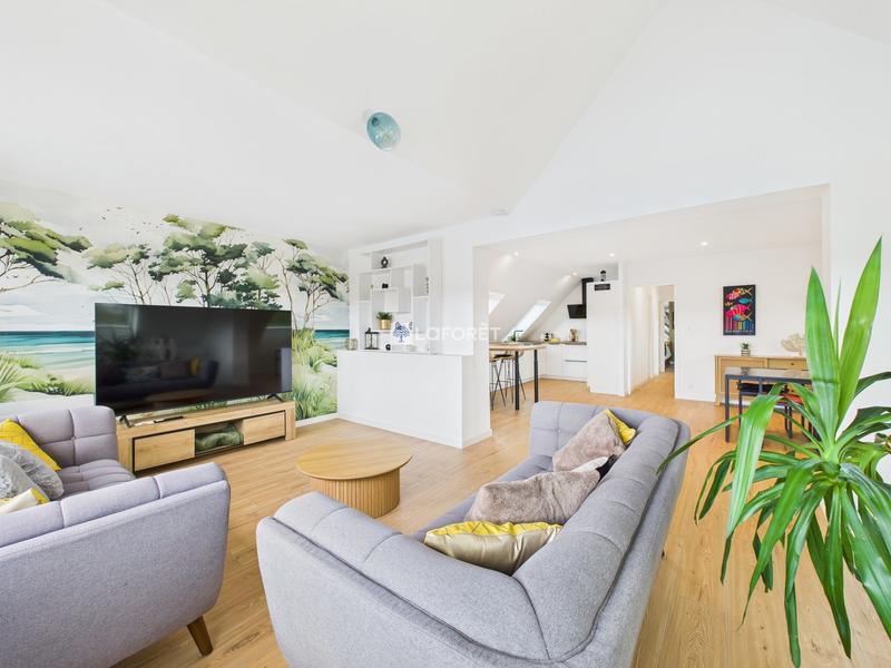 Appartement - 80 m² - 6 pièces