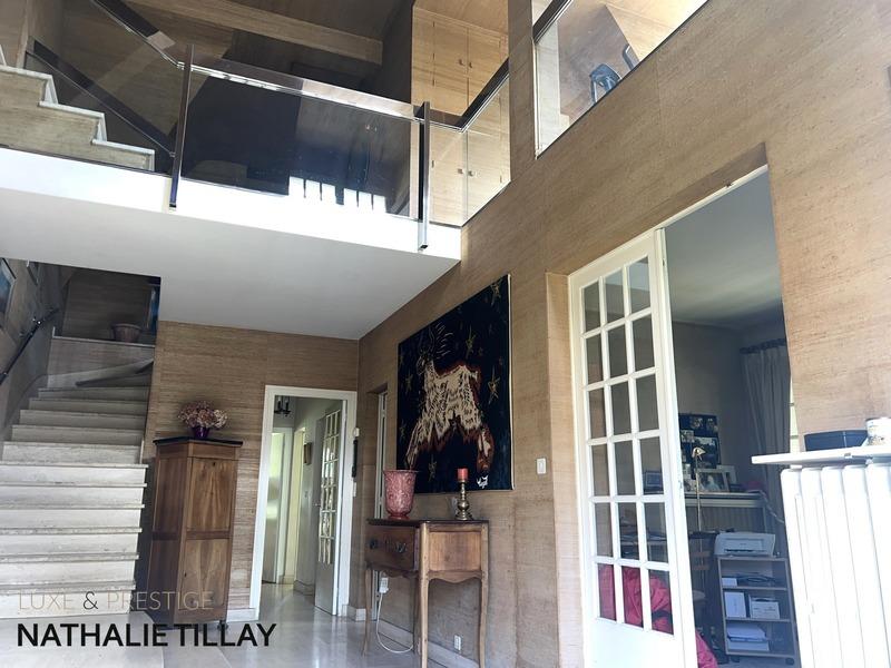 Maison - 222 m² - 9 pièces