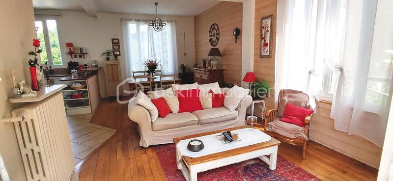 Maison - 104 m² - 5 pièces