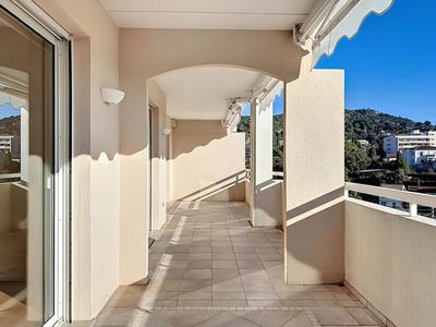 Appartement - 95 m² - 4 pièces