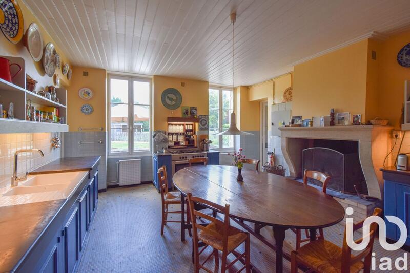 Maison - 460 m² - 12 pièces