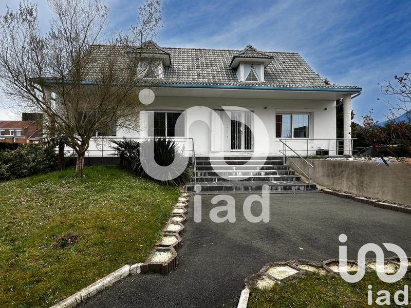 Maison - 215 m² - 7 pièces