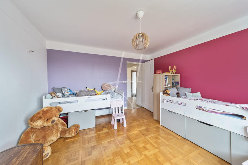 Villa - 223 m² - 8 pièces