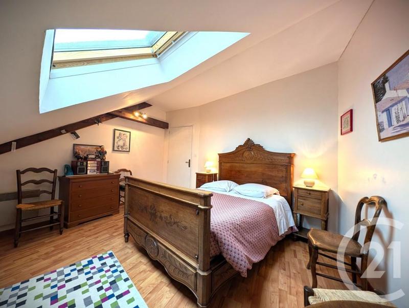 Maison - 198 m² - 8 pièces