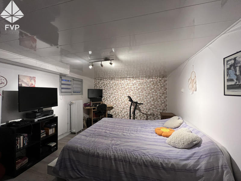 Maison - 143 m² - 8 pièces