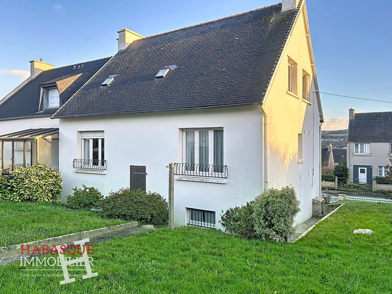 Maison - 99 m² - 5 pièces