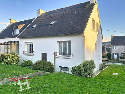 Maison - 99 m² - 5 pièces