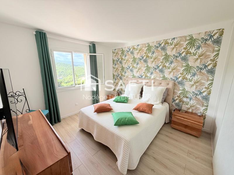 Maison - 181 m² - 8 pièces