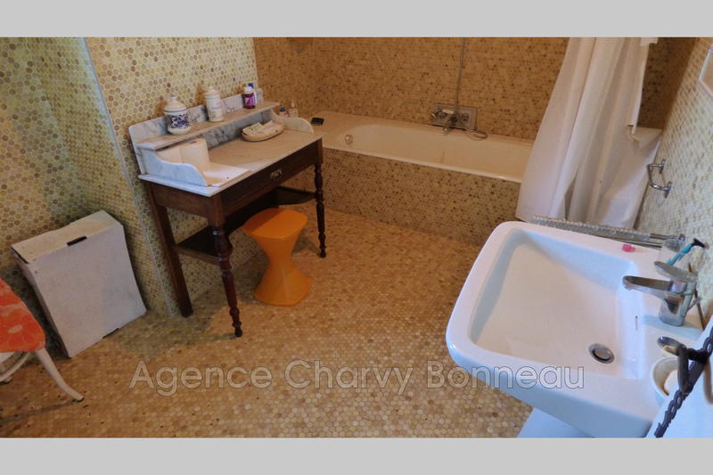 Propriété - 213 m² - 7 pièces