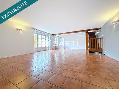 Maison - 226 m² - 8 pièces