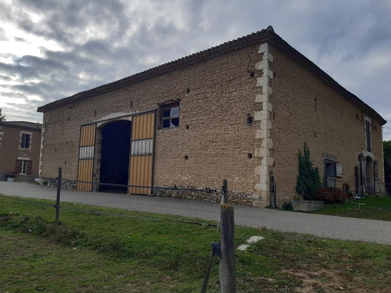 Maison - 205 m² - 6 pièces