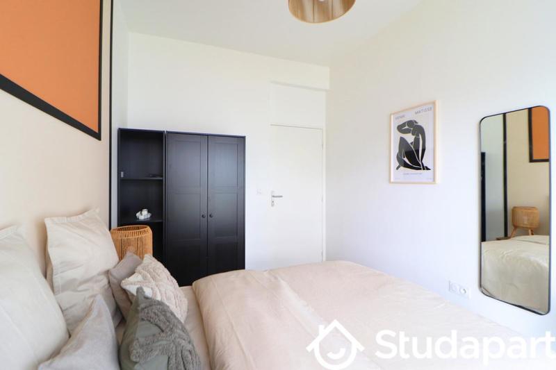 Chambre - 12 m² - 1 pièce