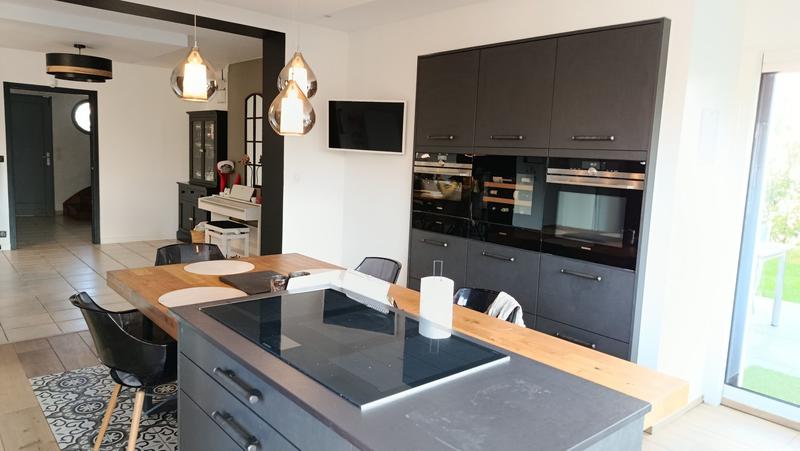 Maison contemporaine - 203 m² - 7 pièces