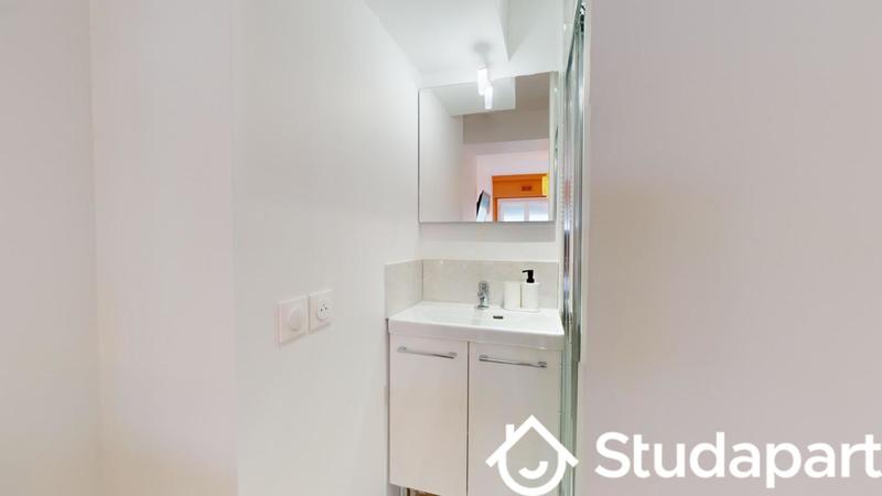 Chambre - 9 m² - 1 pièce