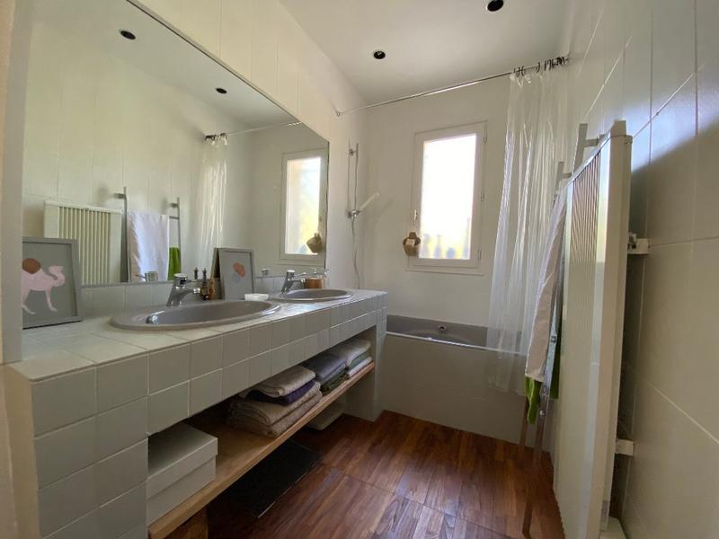 Villa - 200 m² - 6 pièces