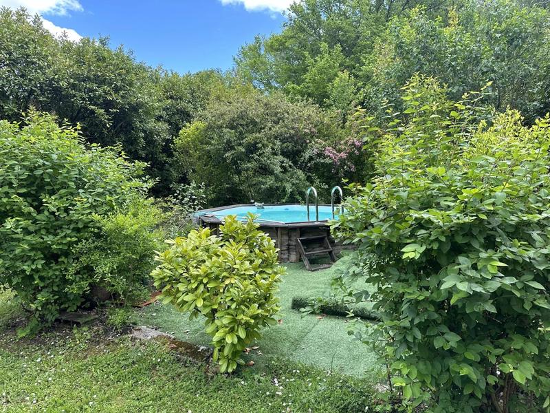 Maison - 300 m² - 15 pièces