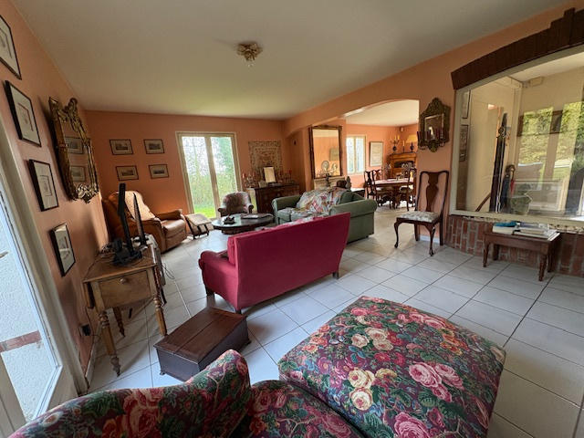 Pavillon - 223 m² - 9 pièces