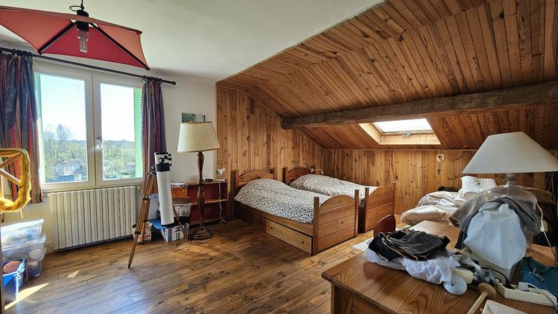 Maison - 223 m² - 9 pièces