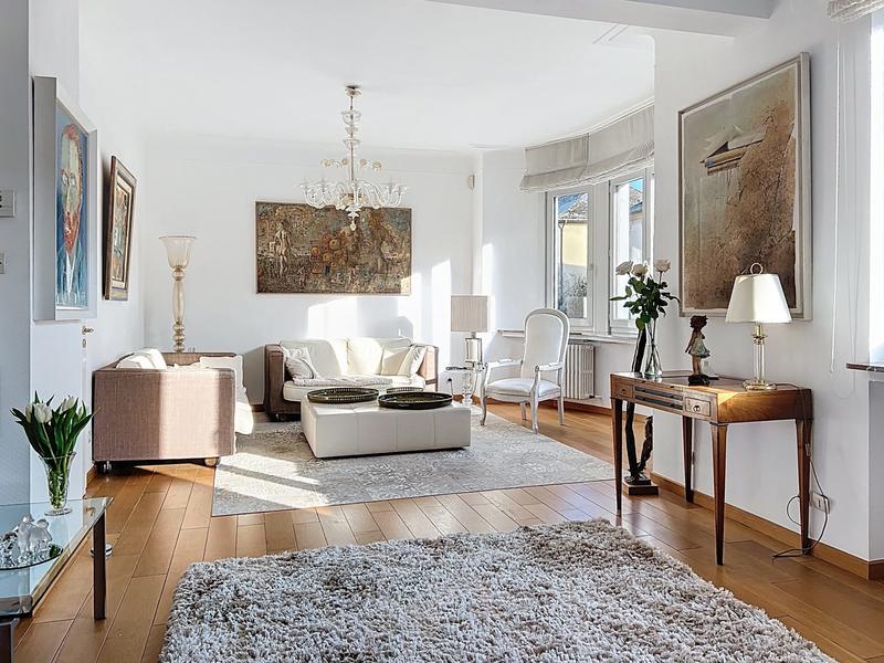 Villa - 207 m² - 9 pièces