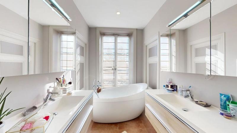 Maison - 280 m² - 7 pièces