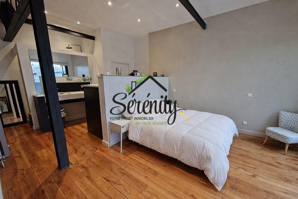 Loft - 140 m² - 4 pièces