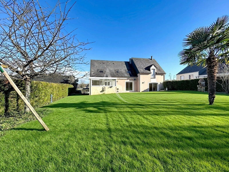 Maison - 232 m² - 8 pièces